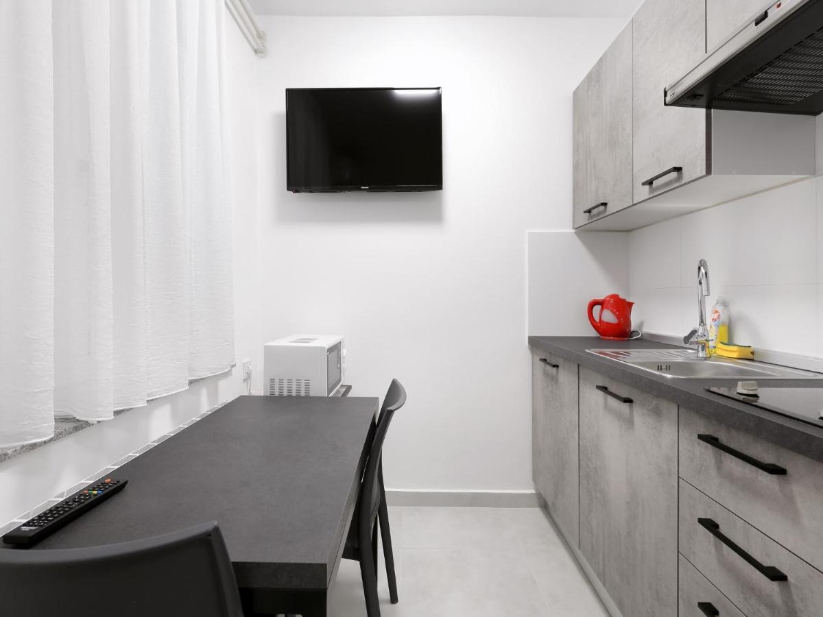 Rooms Studentsko Naselje Ivan Goran Kovacic Rijeka Bagian luar foto