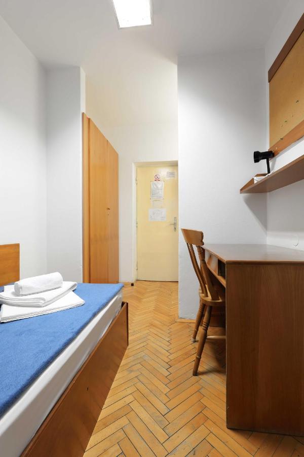 Rooms Studentsko Naselje Ivan Goran Kovacic Rijeka Bagian luar foto