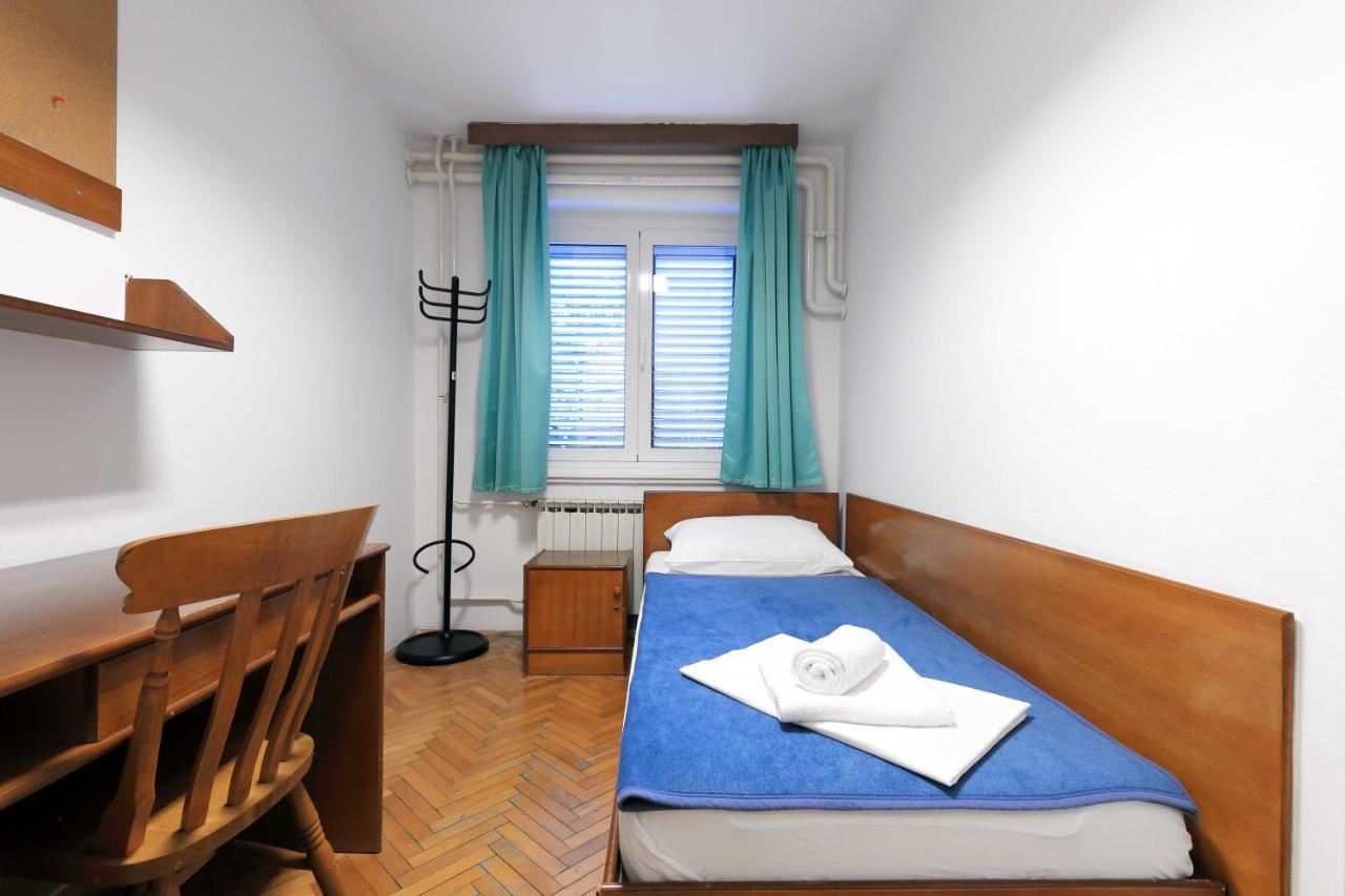 Rooms Studentsko Naselje Ivan Goran Kovacic Rijeka Bagian luar foto