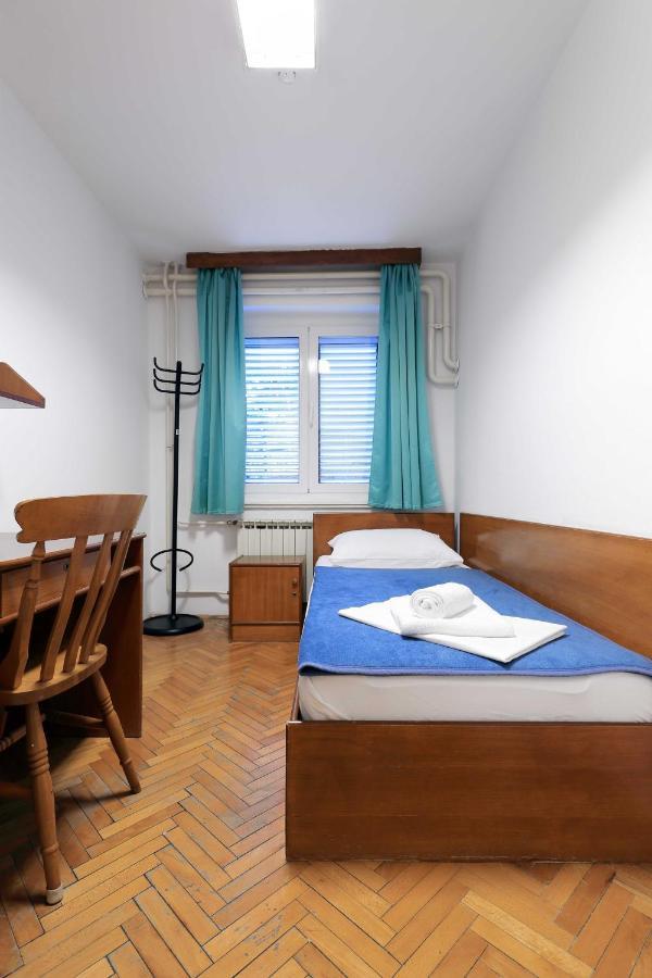 Rooms Studentsko Naselje Ivan Goran Kovacic Rijeka Ruang foto